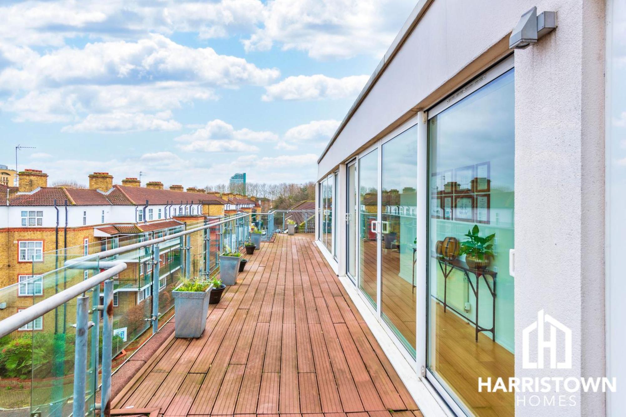 2 Bed Penthouse In Canada Water With Huge Balcony & Canary Wharf View Appartamento Londra